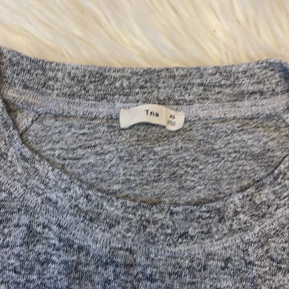TNA Heathered grey long sleeve shirt - Picture 2 of 2
